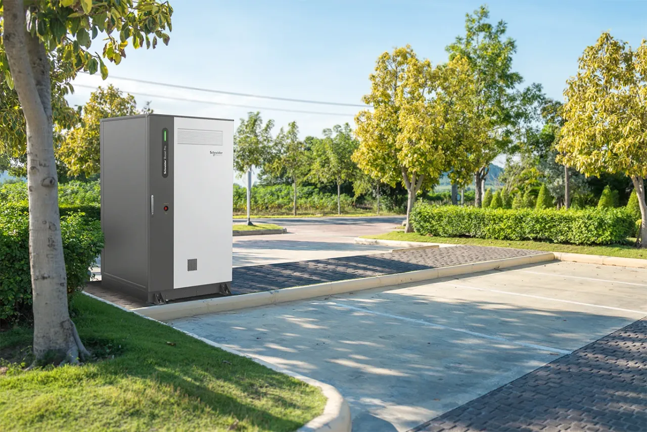 Nova pametna pohrana energije Schneider Boost Pro mijenja način upravljanja potrošnjom