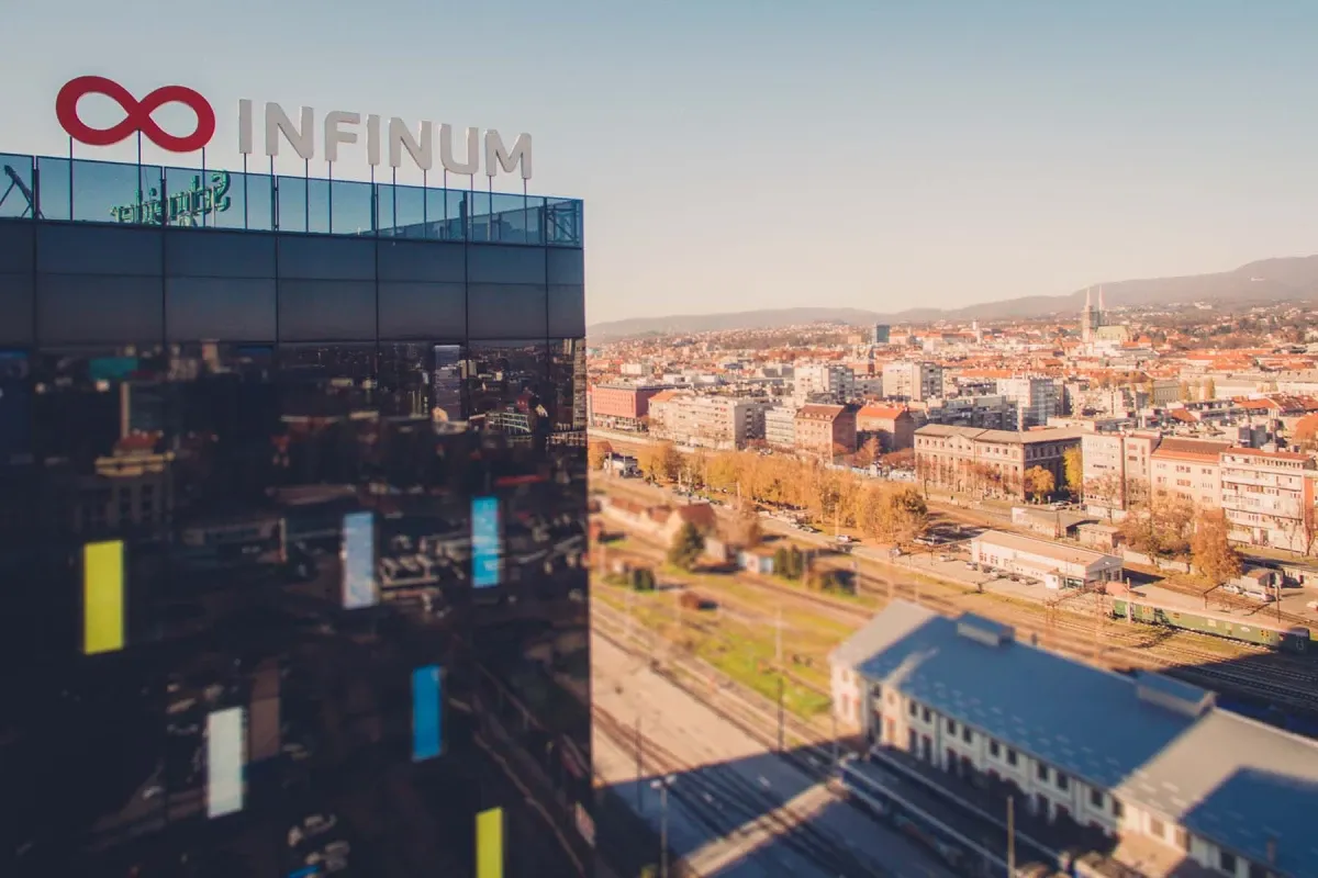 Infinum povećao plaće za 30 posto, bonusi za staž i roditelje