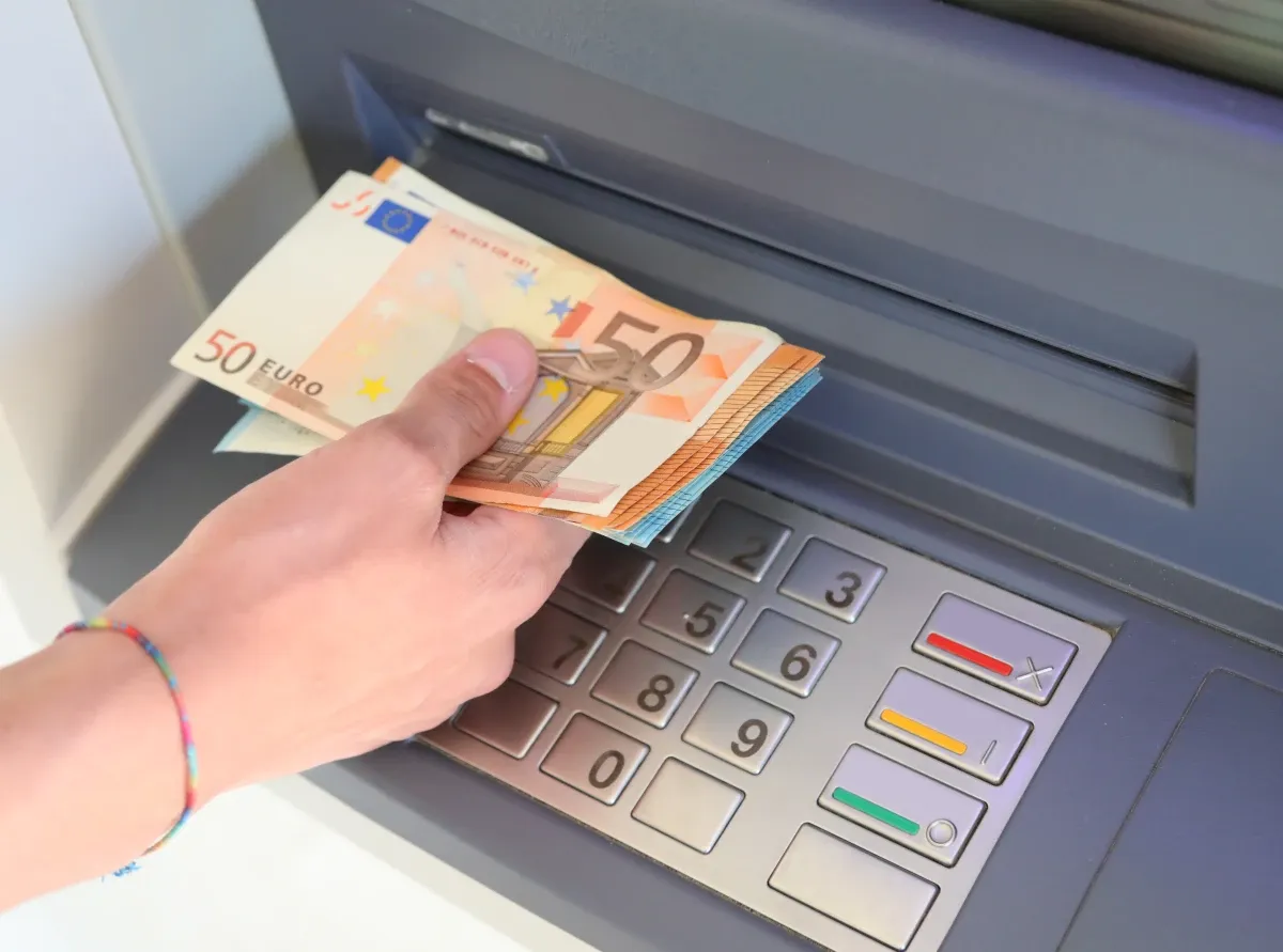 Sve više ljudi želi raditi za državu, radnici poručuju da je za normalan život potrebno oko 2.000 eura
