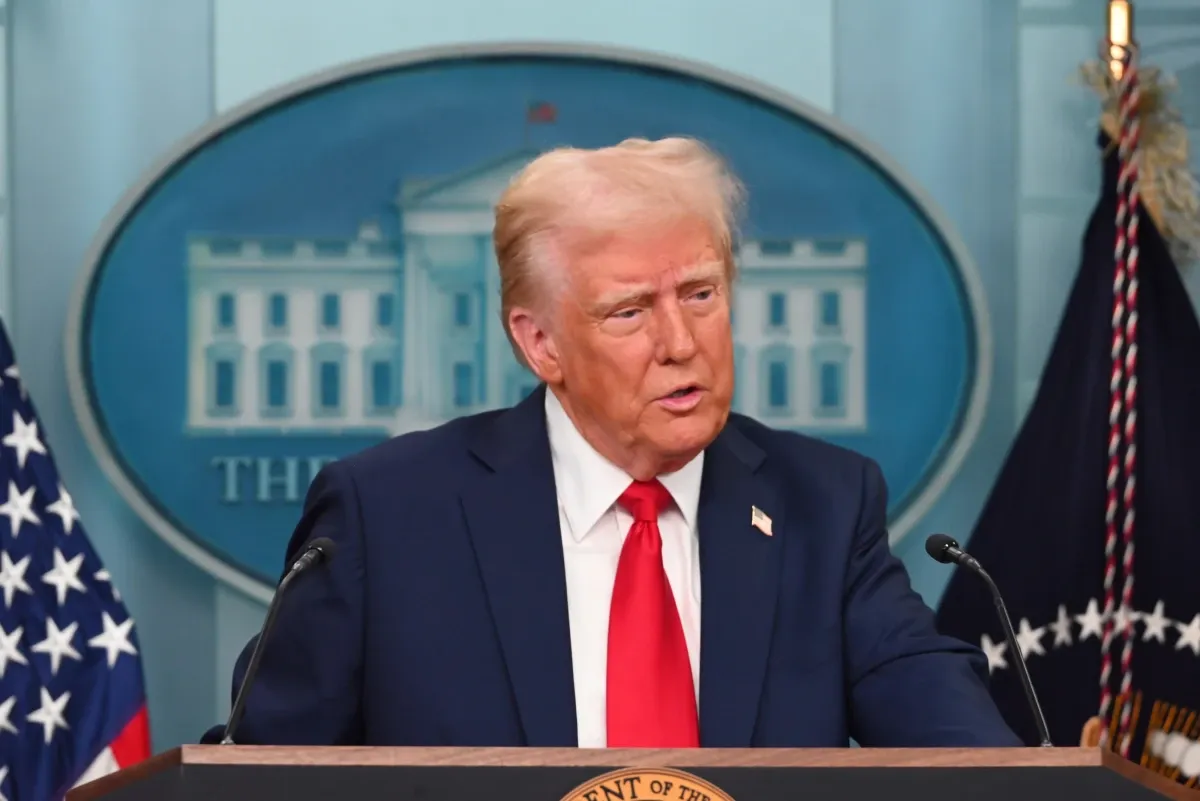 Trump najavio sveobuhvatnu saveznu izvršnu uredbu o umjetnoj inteligenciji