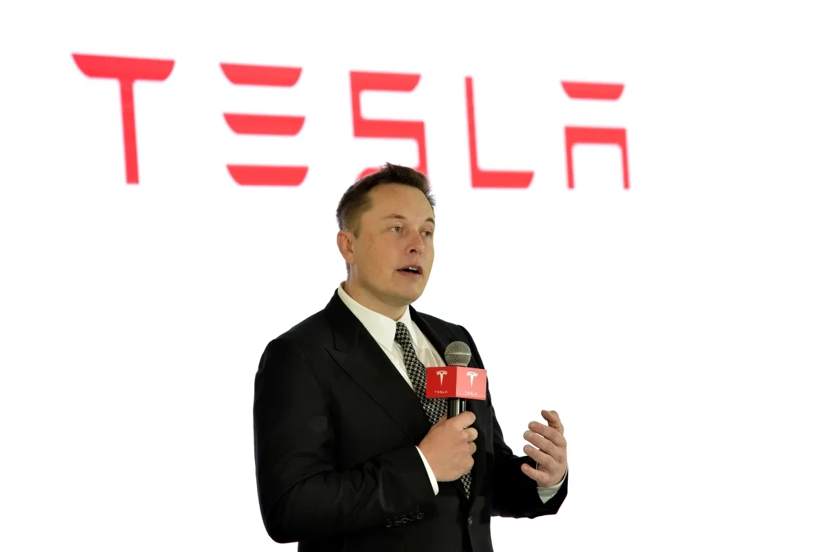 Elon Musk: Za deset ili 20 godina više nećemo morati raditi, sve će za nas raditi AI i roboti