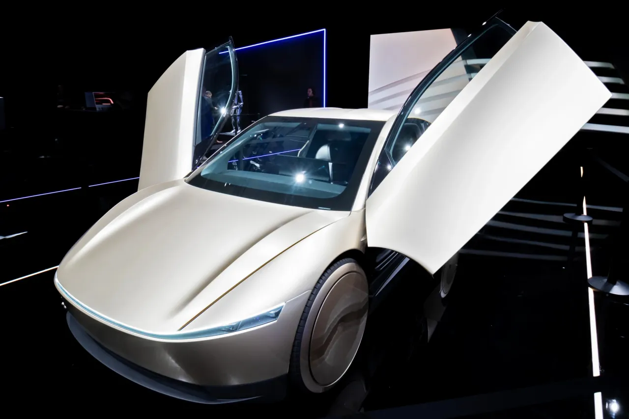 Tesla u Austinu započela testiranje potpuno autonomnih robotaksija bez vozača