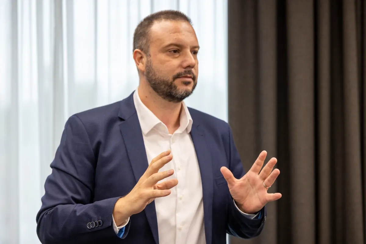 Vertivova tvornica u Rugvici ulazi u središte europske izgradnje AI infrastrukture i potvrđuje zašto modularni podatkovni centri postaju strateška infrastruktura