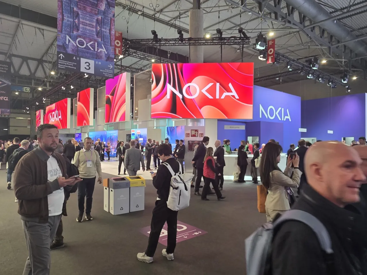 Nokia povećala prihode, dobit snažno pala