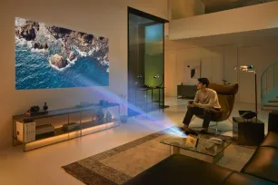 LG CineBeam Q projektor nudi 4K rezoluciju i može se koristiti na otvorenom