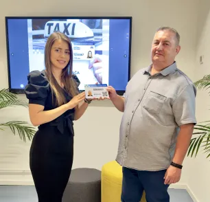 Započela isporuka kartica autotaksi vozača