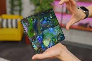 HONOR Magic V2: Jedan od najutjecajnijih svjetskih gamera testirao iskustvo igara na najtanjem preklopnom telefonu na svijetu
