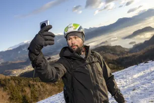 HONOR udružio snage s boksačkom legendom Tonyjem 'Bomberom' Bellewom za predstavljanje Magic7 serije u Sloveniji