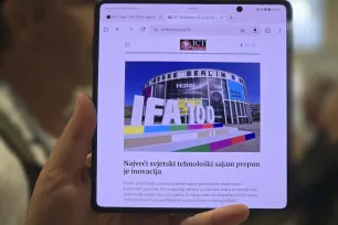 Honor integrirao AI mogućnosti u najtanji preklopni telefon na svijetu