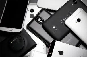 Malen rast mobilnog telefoniranja