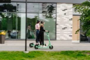 Ptice oponašaju zvukove Boltovih romobila
