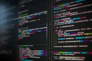 Rust najbrže raste, ali JavaScript je i dalje najpopularniji programski jezik na svijetu