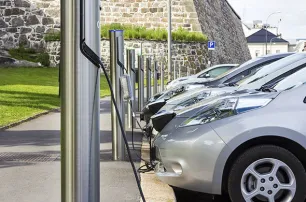 Prodaja električnih automobila prvi put nadmašila prodaju onih na fosilna goriva