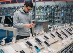 Tržište pametnih telefona doseglo je najniže razine u trećem kvartalu u desetljeću