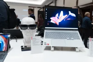 IFA 2022: Lenovo predstavio pametne naočale, savitljivi laptop i radne stanice
