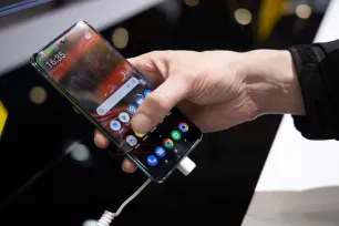 MWC 2022: Oppo demonstrirao brzo punjenje od 240W koje potpuno napuni mobitel za 9 minuta