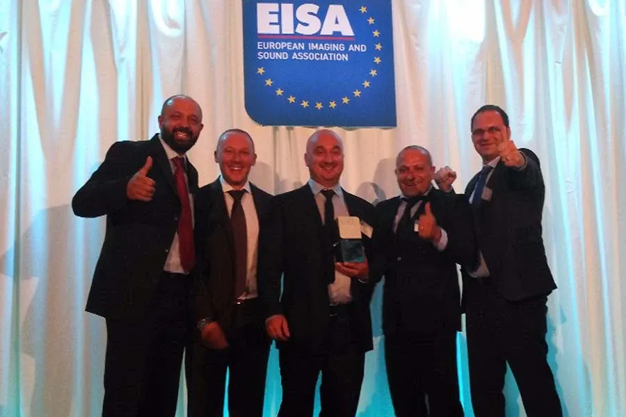 IFA 2017: Hangaru 18 u Berlinu uručena nagrada EISA Best Buy Smartphone za Noa H10le