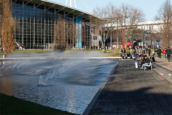 CeBIT u slikama - prvi dan s mnoštvom posjetitelja