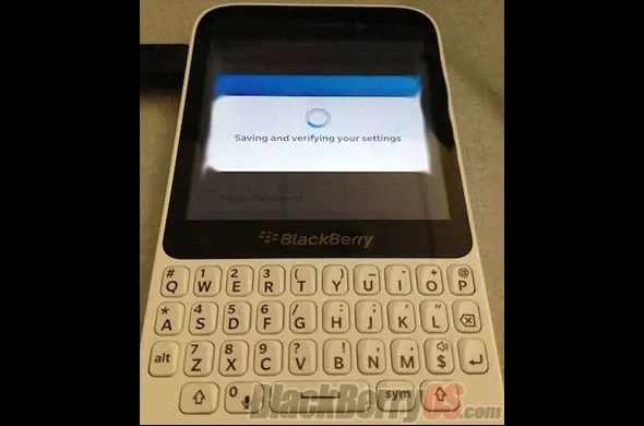 Iscurile slike BlackBerrya 10 R-serije QWERTY