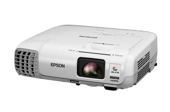 Epson predstavio novi asortiman kompaktnih, višenamjenskih laserskih projektora s visokim brojem lumena
