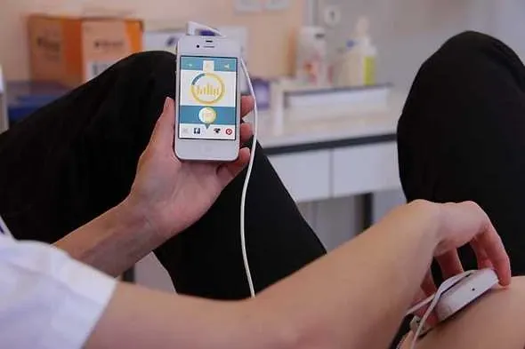 Mobilna aplikacija koja prati rad djetetova srca u trudnoći